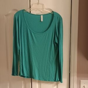 Lularoe Lynnae Long Sleeve Top